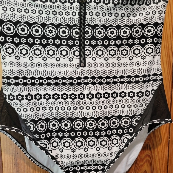 Anne Cole Black and White Patterned Kids One Piece Swimsuit - Picture 3 of 13